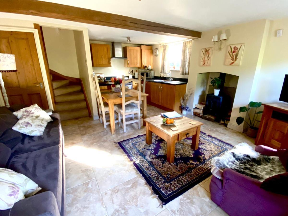 Dove Cottage Bisley  Kültér fotó