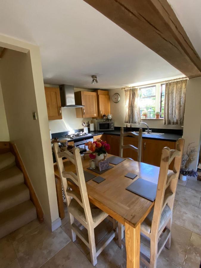 Dove Cottage Bisley  Kültér fotó
